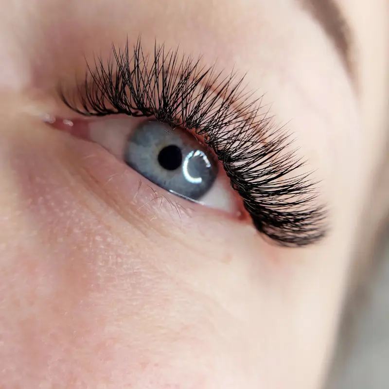 Close-up of eyelash extensions enhancing natural lashes at a Narre Warren South beauty salon.